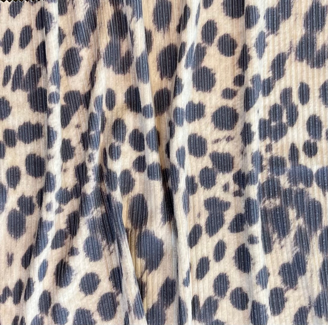 Tela Punto estampado Angora print Leo # 1
